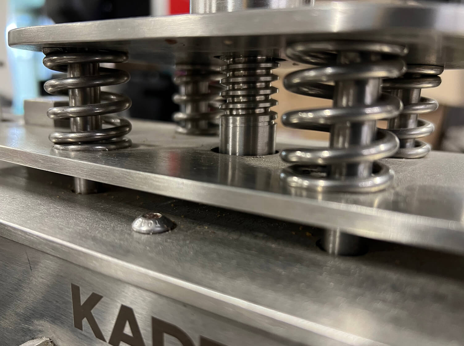 Manual Screw-Based Pressure System